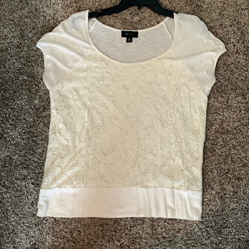Rayon & linen cream colored top w/ lace front by AB studios size XL. Banded hem